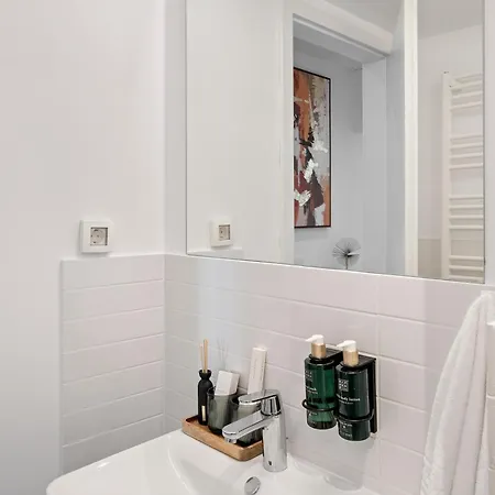 Mido With Parking And Self Check-in Appartement