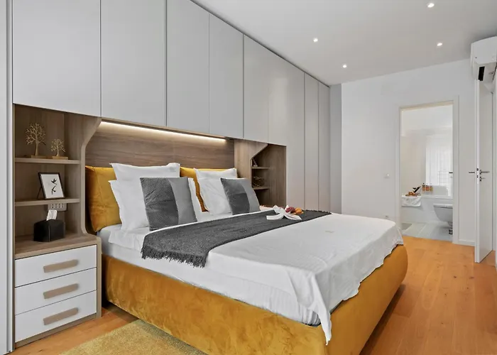 Mido With Parking And Self Check-in Apartament *