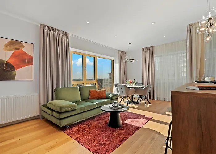 Mido With Parking And Self Check-in 부쿠레슈티