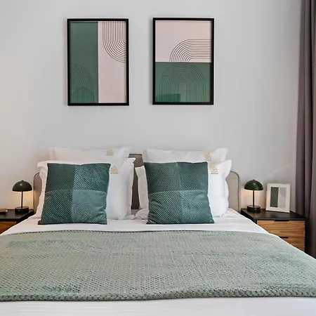 Mido With Parking And Self Check-in Bucureşti