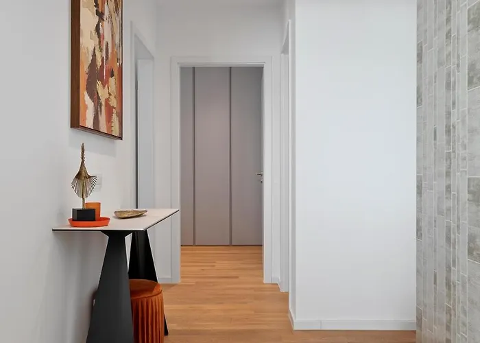 Mido With Parking And Self Check-in Appartamento Bucarest